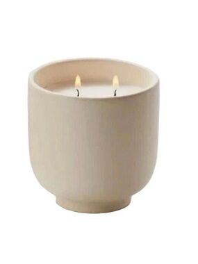 Room Essentials - Peony and Freesia - 2 wick candle